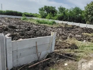 À vendre terrain à Sai Noi, Nonthaburi