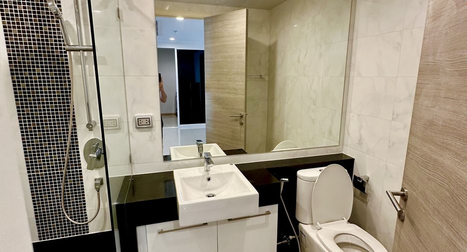 For sale 2 bedrooms condo in Yan Nawa, Bangkok