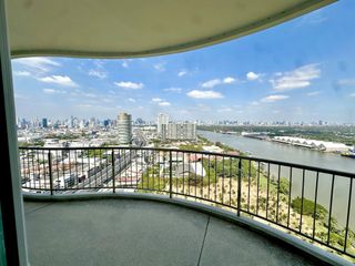 For sale 2 bedrooms condo in Yan Nawa, Bangkok