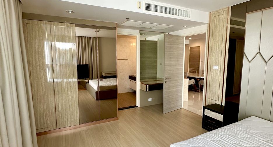 For sale 2 bedrooms condo in Yan Nawa, Bangkok