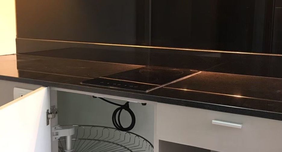 For sale 1 bed condo in Phra Khanong, Bangkok