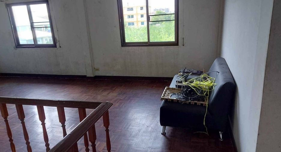 À vendre 4 chambres maison à Lat Krabang, Bangkok