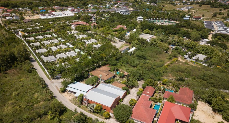 For rent 6 bedrooms villa in Huay Yai, Pattaya