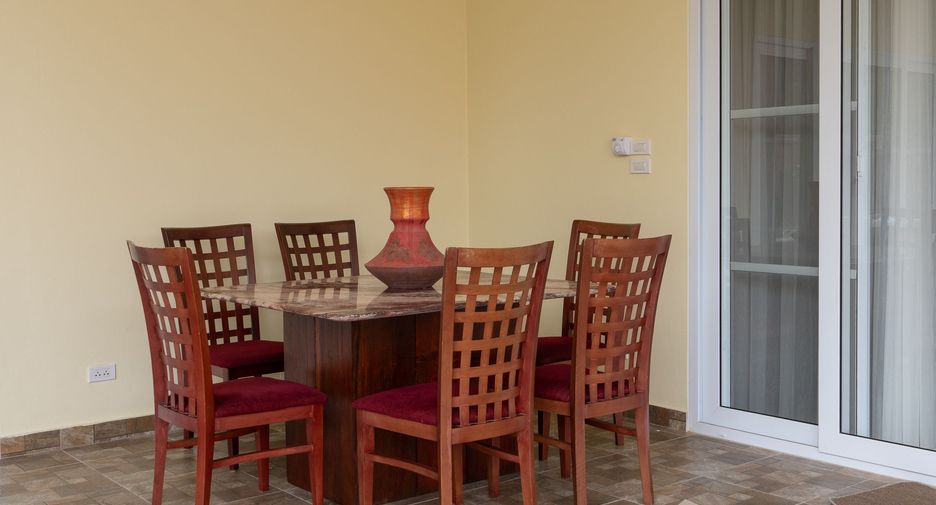 For rent 6 bedrooms villa in Huay Yai, Pattaya