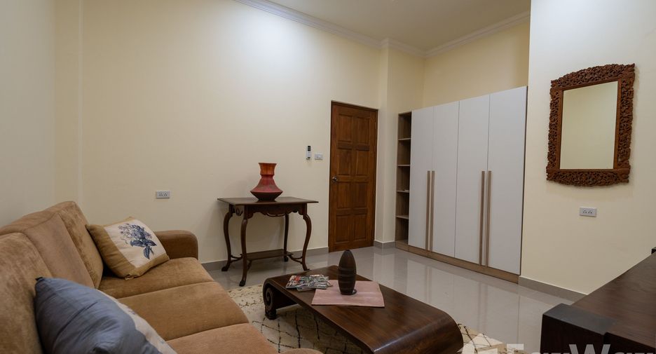 For rent 6 bedrooms villa in Huay Yai, Pattaya
