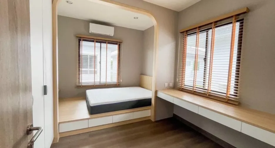 For rent and for sale 4 bedrooms house in Prawet, Bangkok