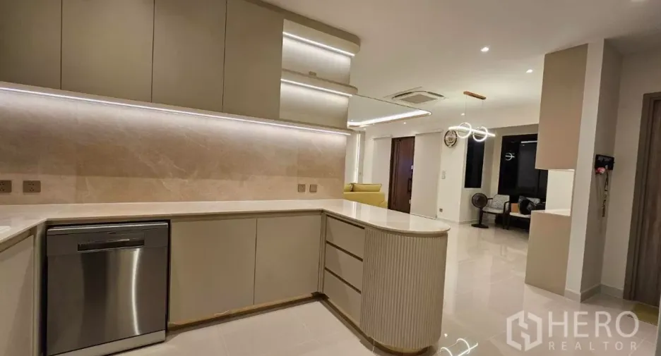 For rent and for sale 4 bedrooms house in Prawet, Bangkok