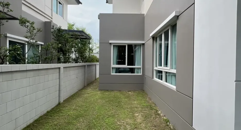 出租 4 卧室 独立屋 在 Lat Krabang, 曼谷