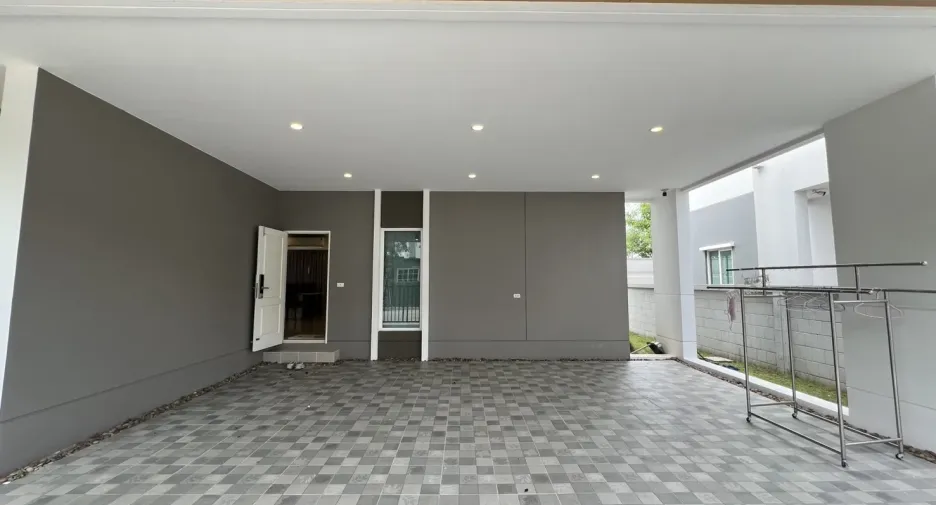 出租 4 卧室 独立屋 在 Lat Krabang, 曼谷