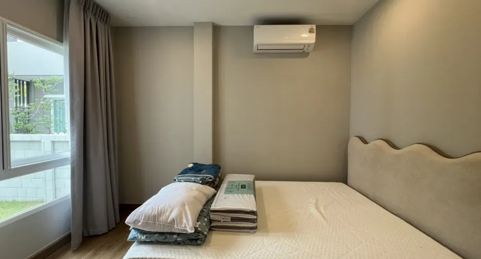 出租 4 卧室 独立屋 在 Lat Krabang, 曼谷