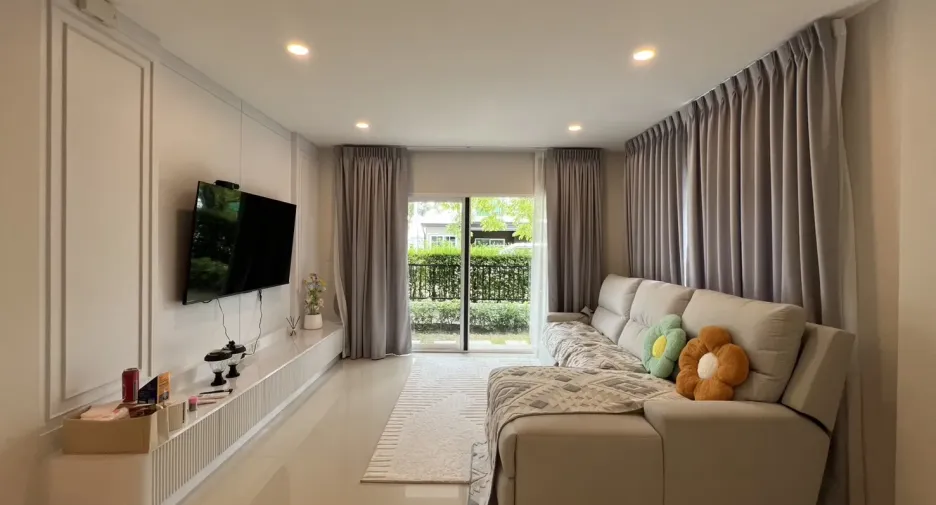 出租 4 卧室 独立屋 在 Lat Krabang, 曼谷