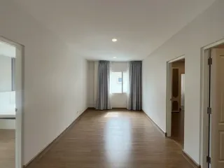 出租 4 卧室 独立屋 在 Lat Krabang, 曼谷