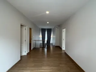 出租 4 卧室 独立屋 在 Lat Krabang, 曼谷