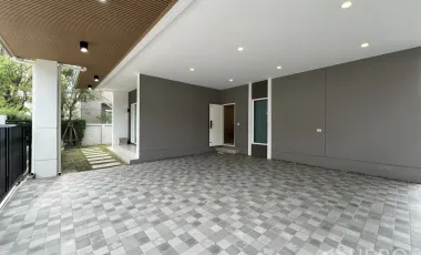 出租 4 卧室 独立屋 在 Lat Krabang, 曼谷