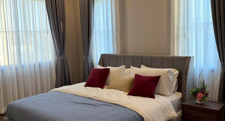 For sale 4 bedrooms house in Bang Khen, Bangkok
