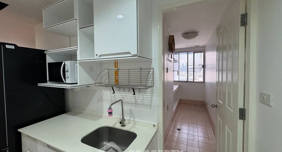 For rent 2 bedrooms condo in Yan Nawa, Bangkok