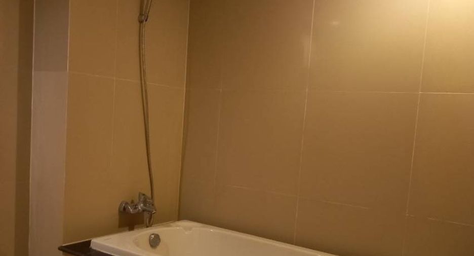 Аренда 2 спальни кондо в Банг Капи, Бангкок