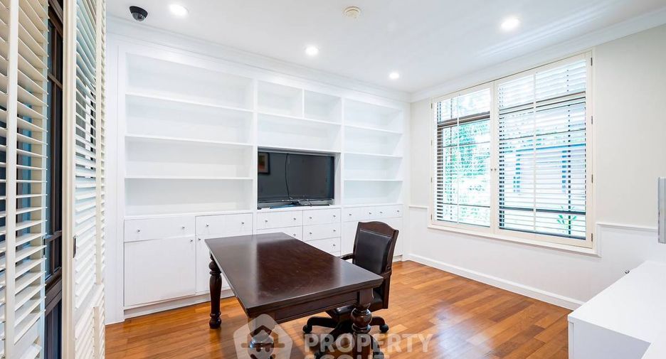 For rent 4 ベッドルーム house in Watthana, Bangkok