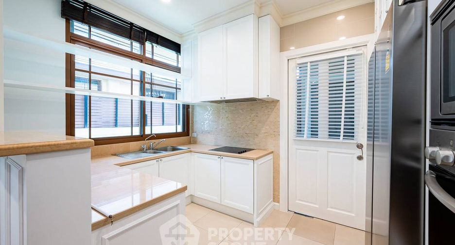 For rent 4 ベッドルーム house in Watthana, Bangkok