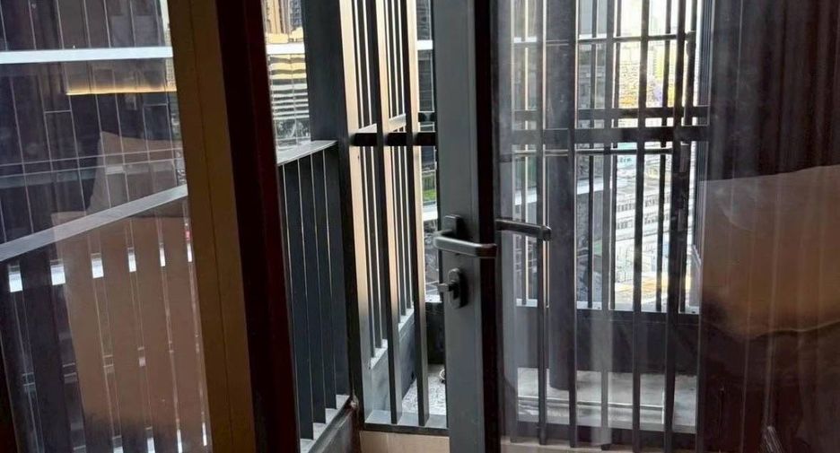 For rent 1 bed condo in Huai Khwang, Bangkok