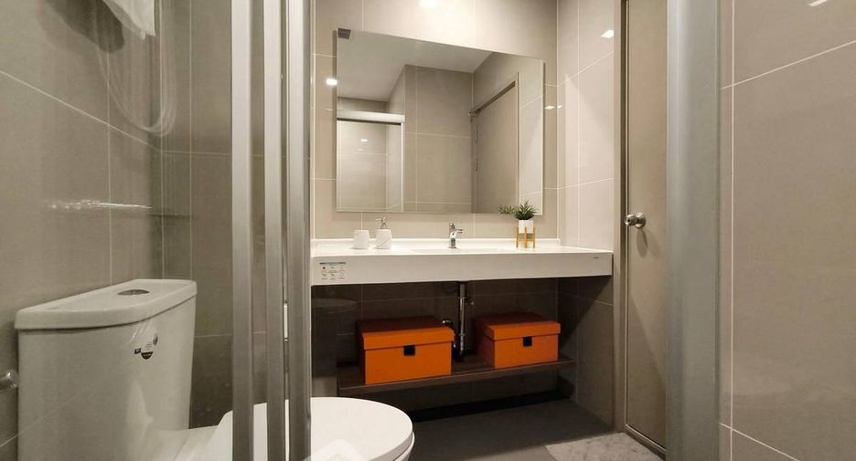 Condo en alquiler de 2 habitaciones en Huai Khwang, Bangkok