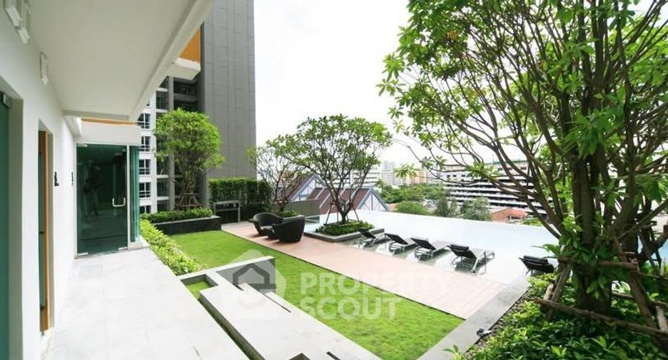 For sale 2 bedrooms condo in Phaya Thai, Bangkok