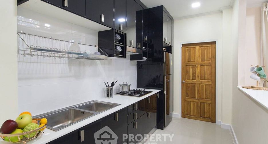 For sale 4 bedrooms villa in Bang Lamung, Chonburi