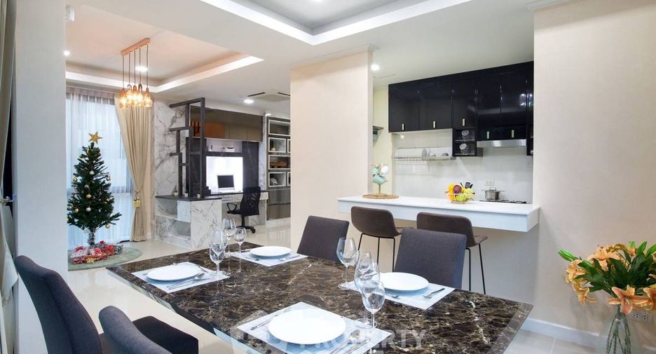For sale 4 bedrooms villa in Bang Lamung, Chonburi