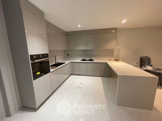 Reihenhaus zur Miete und zum Kauf mit 3 Zimmer in Watthana, Bangkok
