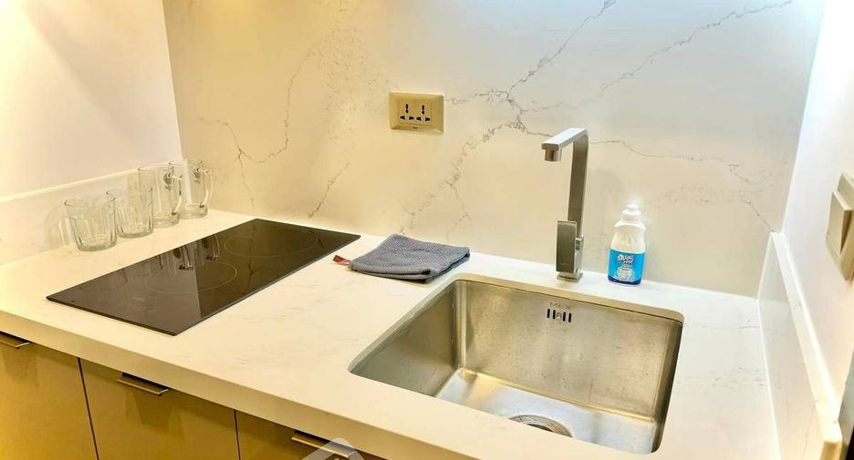 For rent and for sale 1 bed condo in Huai Khwang, Bangkok