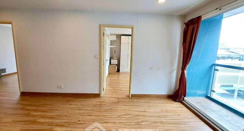 For sale 2 ベッドルーム condo in Bang Na, Bangkok