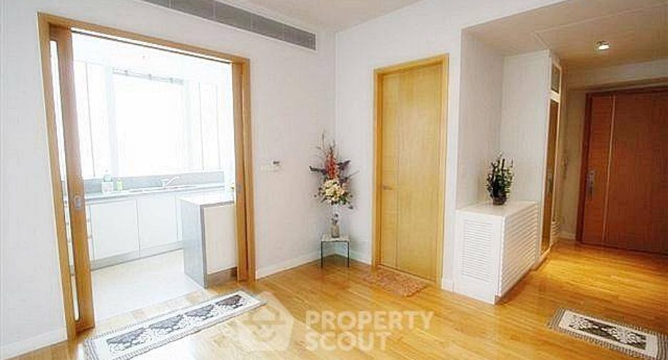 For sale 2 bedrooms condo in Khlong Toei, Bangkok