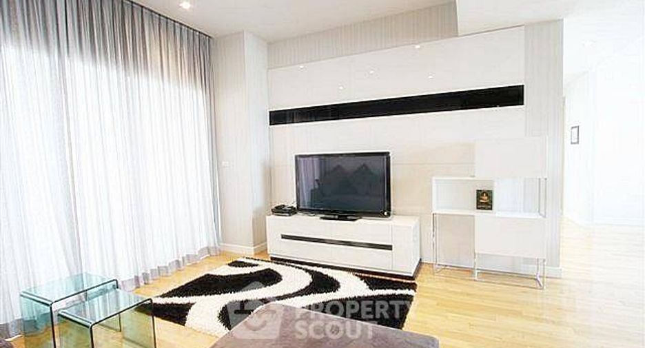 For sale 2 bedrooms condo in Khlong Toei, Bangkok