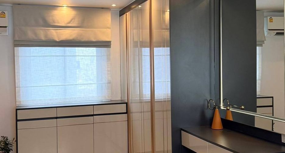 À vendre 2 chambres condo à Yan Nawa, Bangkok
