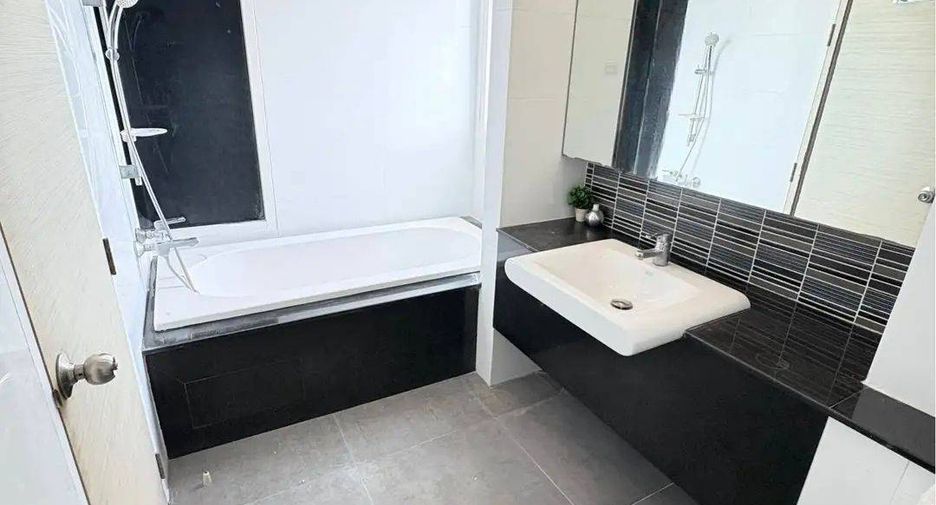 Аренда и продажа 2 спальни кондо в Банг На, Бангкок