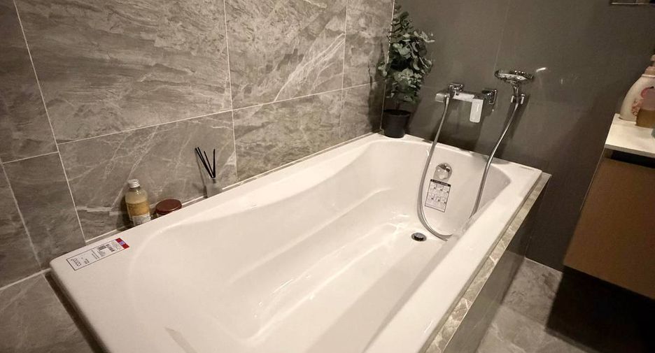 For sale 1 bed condo in Suan Luang, Bangkok
