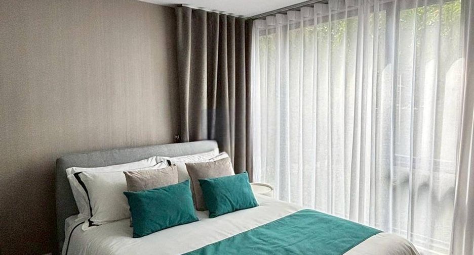 For sale 3 bedrooms condo in Khlong Toei, Bangkok