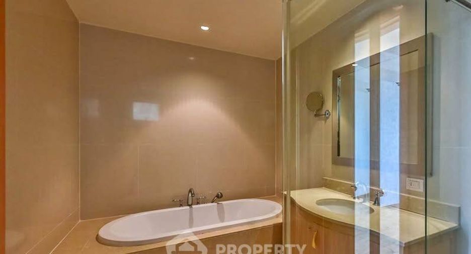 For sale 2 bedrooms condo in Sathon, Bangkok