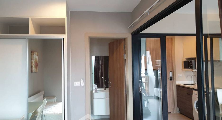 For sale 1 bed condo in Huai Khwang, Bangkok