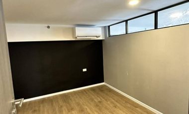 À vendre 3 chambres condo à Huai Khwang, Bangkok