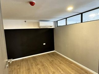 À vendre 3 chambres condo à Huai Khwang, Bangkok