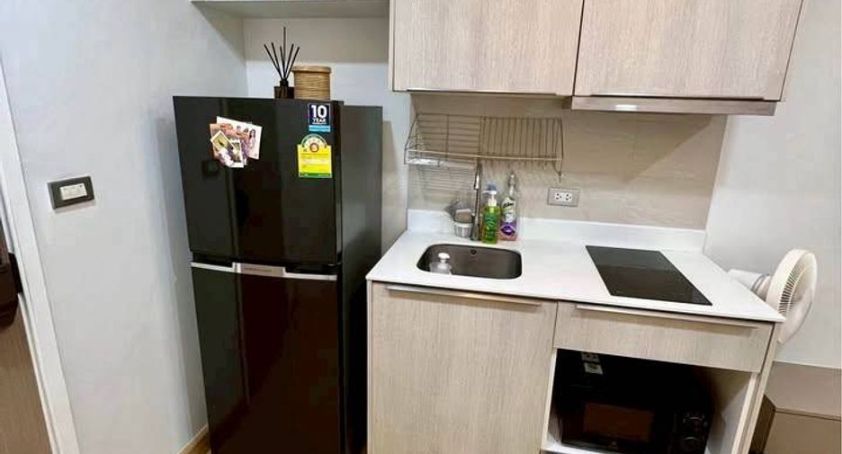 For sale 1 bed condo in Khlong Toei, Bangkok