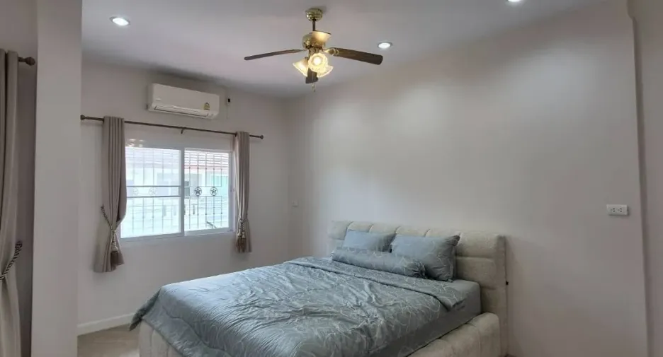 For rent 3 bedrooms townhouse in Mueang Phuket, Phuket