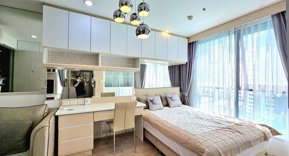 For rent studio condo in Bang Rak, Bangkok