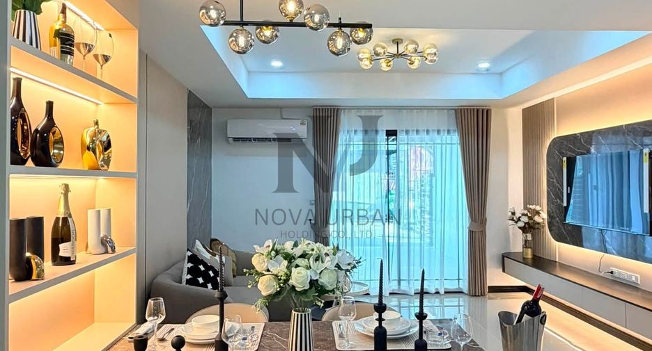 For sale 3 ベッドルーム townhouse in Jomtien, Pattaya