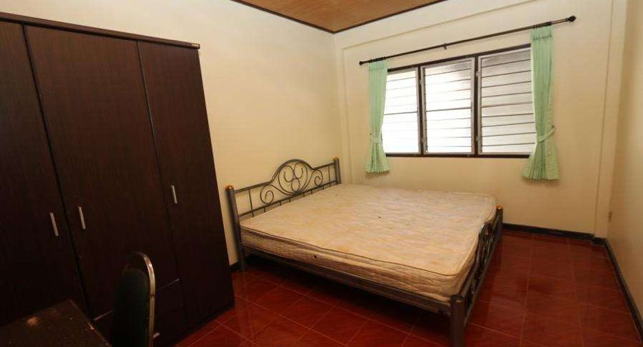 Haus zur Miete mit 4 Zimmer in Mueang Chiang Mai, Chiang Mai