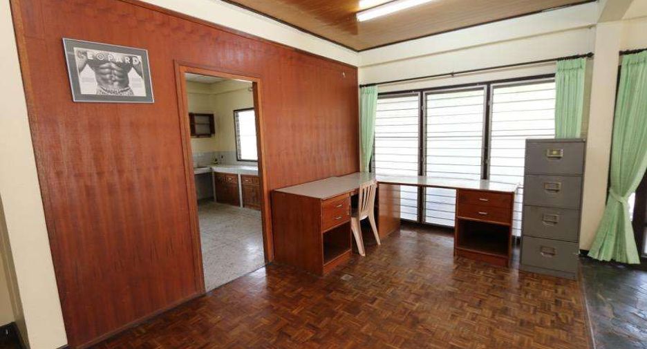 Haus zur Miete mit 4 Zimmer in Mueang Chiang Mai, Chiang Mai