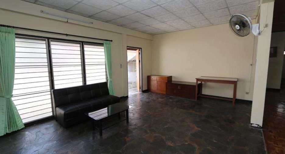 Haus zur Miete mit 4 Zimmer in Mueang Chiang Mai, Chiang Mai