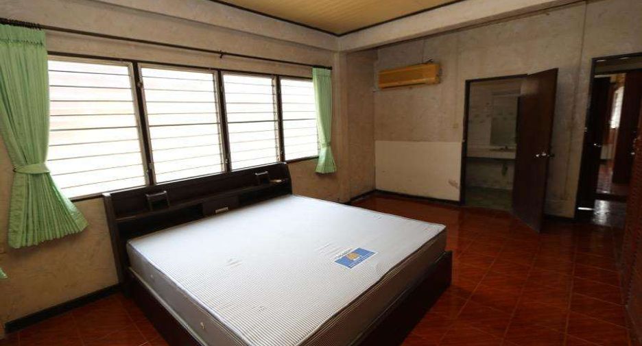Haus zur Miete mit 4 Zimmer in Mueang Chiang Mai, Chiang Mai