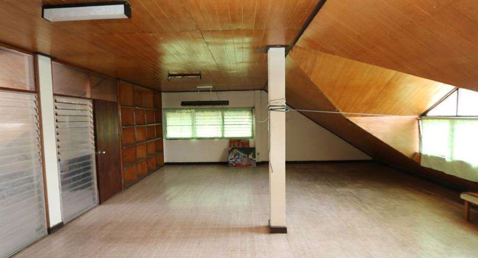 Haus zur Miete mit 4 Zimmer in Mueang Chiang Mai, Chiang Mai